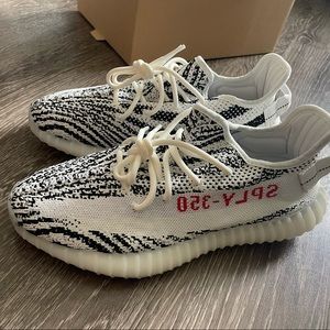 Yeezy Boost 350 V2 - brand new